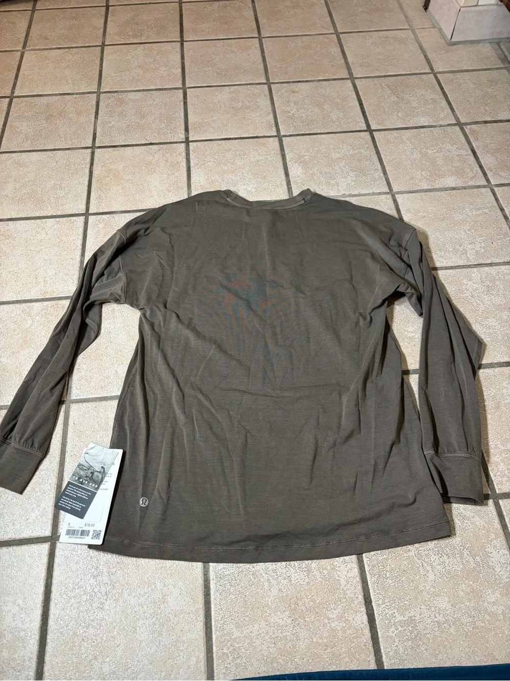 NWT Lululemon Easy Set Relaxed Long Sleeve *Wash (Dilute Wash Elmwood) Size 6